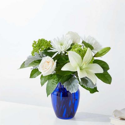 This beautiful arrangement of stunning white and green flowers will stun the recipient.  It will be delivered in a colored or clear glass vase.
<ul>
 	<li>Our florists hand-design each arrangement, so colors, varieties and container may vary due to local availability</li>
</ul>
&nbsp;