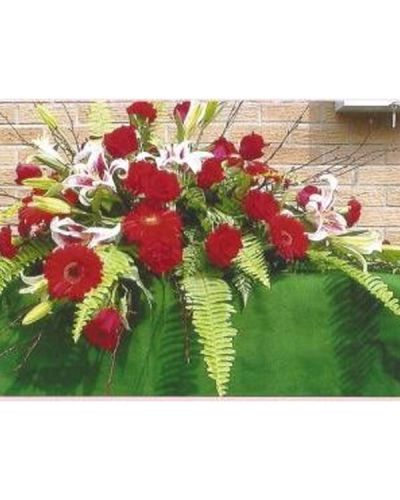 This elegant, all red funeral casket spray conveys compassion and deep devotion.
<ul id="prodDetailDelivery">
 	<li>Our florists hand-design each arrangement, so colors, varieties and containers may vary due to local availability</li>
</ul>