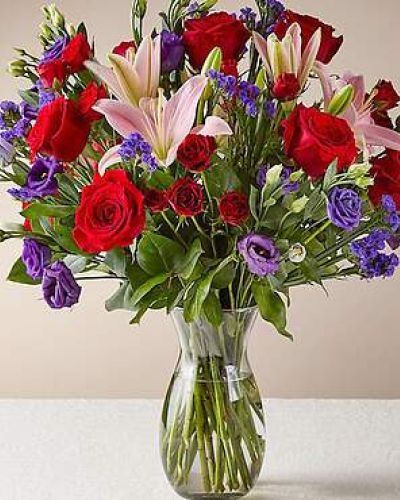 Stun someone special with this Truly Stunning Bouquet today.
<ul>
 	<li>Our florists hand-design each arrangement, so colors, varieties and containers may vary due to local availability</li>
</ul>