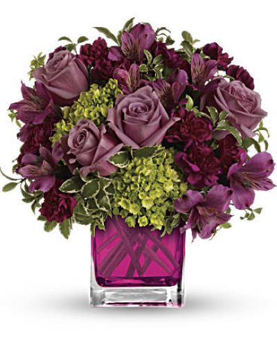 <div id="mark-3" class="m-pdp-tabs-marketing-description">Lovely at first sight. Green miniature hydrangea and lavender roses come together for an extra-sweet bouquet presented in a glass cube.</div>
&nbsp;
<div id="desc-3">
<ul>
 	<li>Green miniature hydrangea, lavender roses, purple alstroemeria and maroon miniature carnations accented with greens.</li>
 	<li>Our florists hand-design each arrangement, so colors, varieties and containers may vary due to local availability</li>
</ul>
</div>